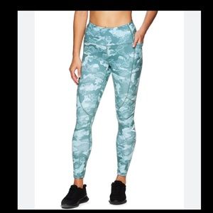 REEBOK Women’s Essential Print Highrise Ankle Length Leggings with Pockets